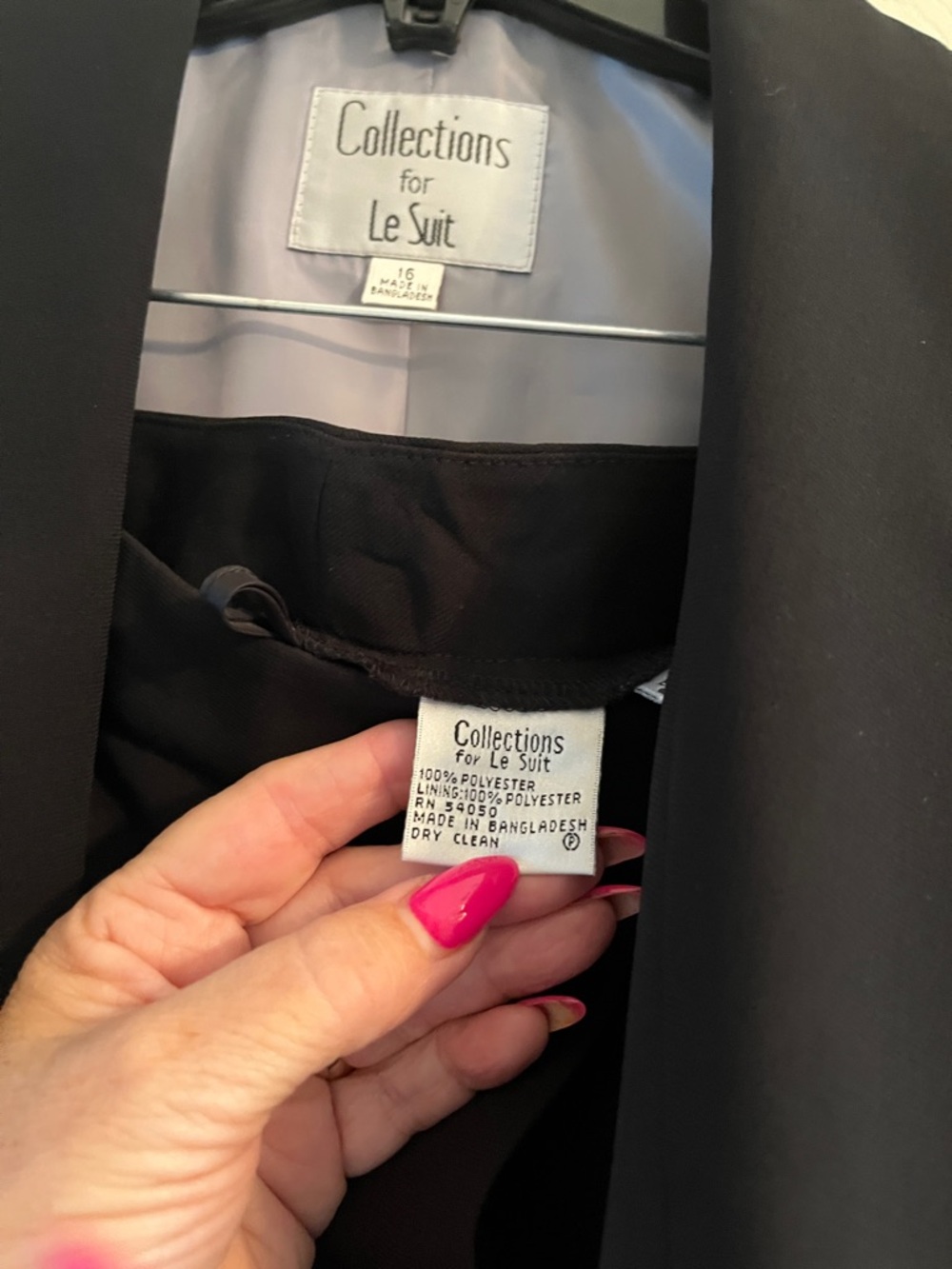 Le Suit Black Women's Blazer with Gray Lining - Picture 5 of 9